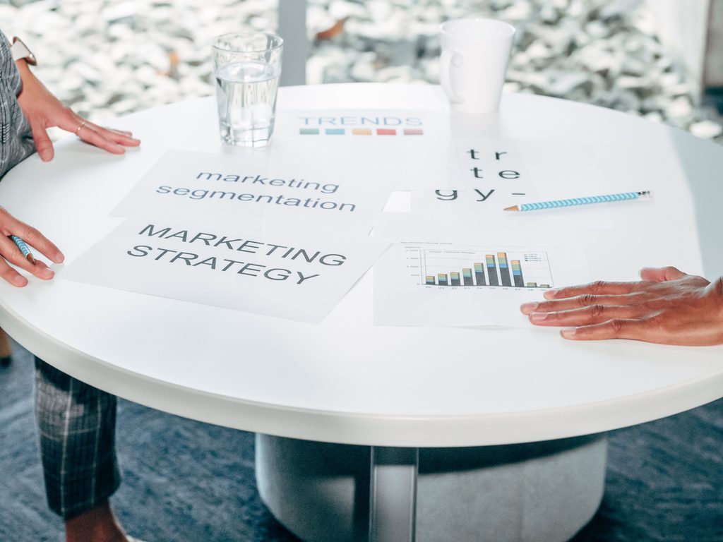 Desenvolvimento da presença online e de lojas digitais para empresas